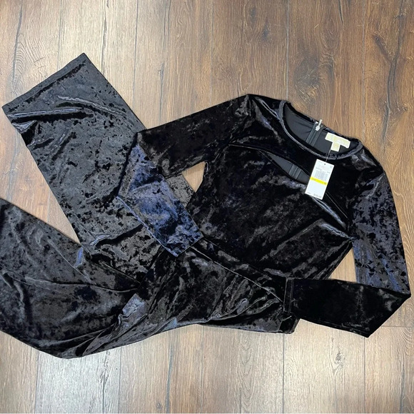 🆕 Michael Kors Velvet Jumpsuit SZ MED - Picture 2 of 8